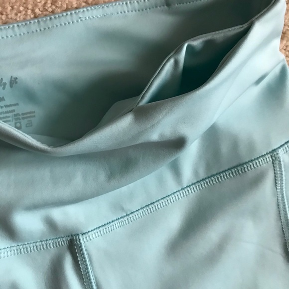 SOLD - NWT Vogo Aqua Workout Capri Leggings - Picture 10 of 16